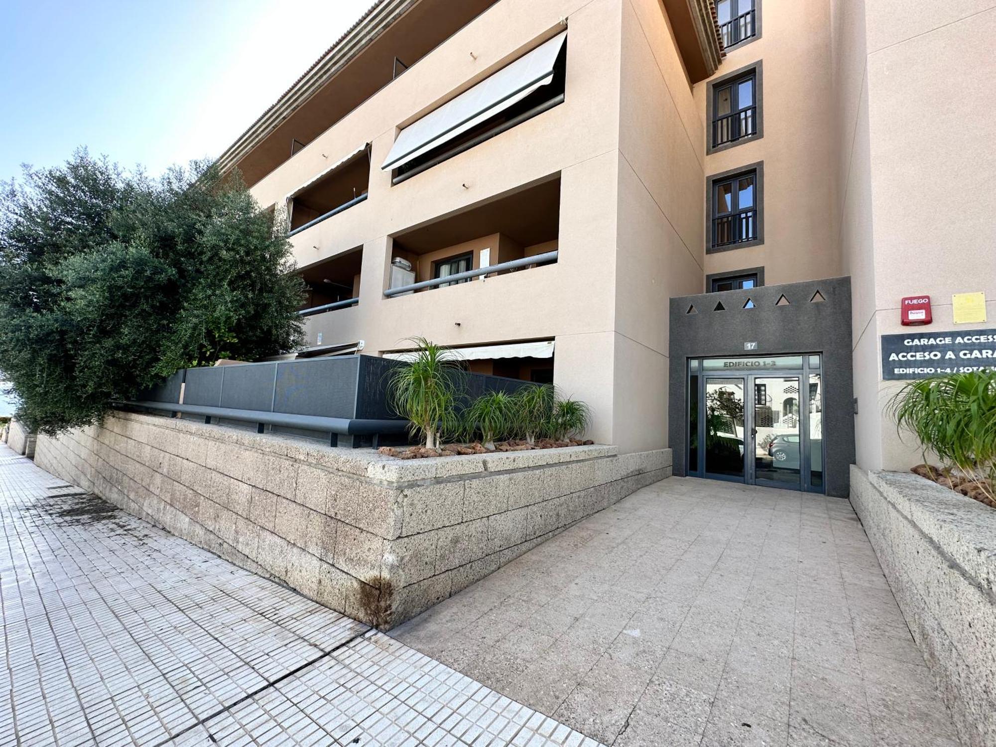 Black Rock Apartment 阿德耶 外观 照片